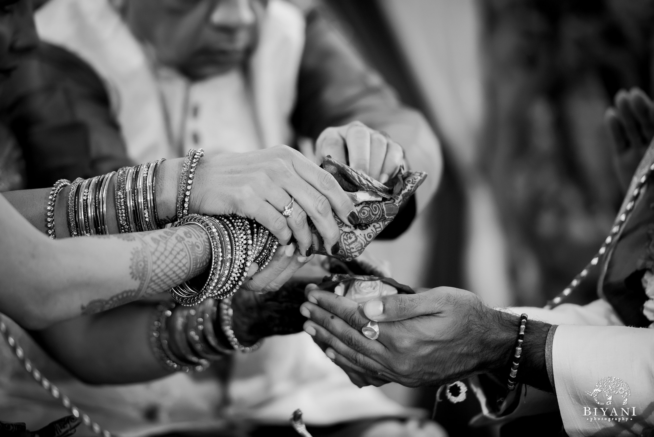 Mumbai Wedding | Traditional Wedding | Real Wedding Inspiration & Ideas  from Parita & Dakshesh Wedding | Real Weddings | Wedding Blog